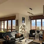 View Radiance Lejlighed Dongo